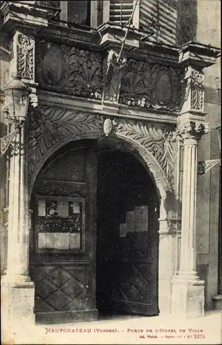 Ak Neufchâteau Vosges, Porte de l'Hôtel de Ville