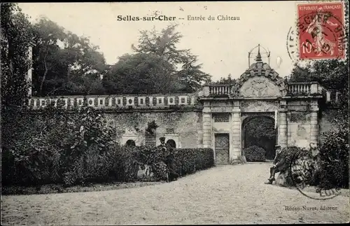 Ak Selles Saint Denis Loir et Cher, Entrée du Château