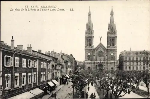 Ak Saint Chamond, La Place de la Liberté et l'Église Notre Dame