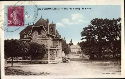 Ak Le Donjon Allier, Rue du Champ de Foire