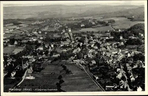 Ak Waldbröl im Oberbergischen Kreis, Fliegerbild vom Ort