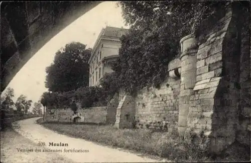 Ak Meulan Yvelines, Vestiges des anciennes fortifications