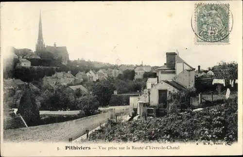 Ak Pithiviers Loiret, Vue prise sur la Route d'Yèvre le Châtel