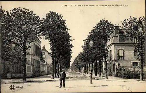 Ak Pithiviers Loiret, Avenue de la République