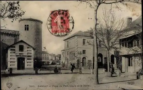 Ak Gannat Allier, Place du Petit Cours et la Halle
