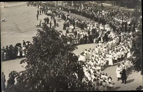 Foto Ak Erfurt in Thüringen, Festumzug, Zuschauer, Mädchen