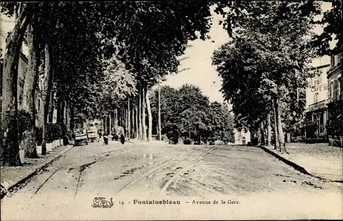 Ak Fontainebleau Seine-et-Marne, Avenue de la Gare