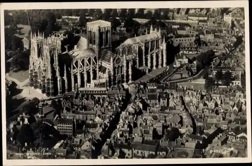 Foto Ak York Yorkshire England, Minster, aerial view