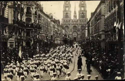 Foto Ak Orléans Loiret, Anniversaire des Petits Enfants, 08. Mai 1920