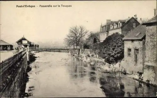 Ak Pont l Eveque Calvados, Passerelle sur la Touques