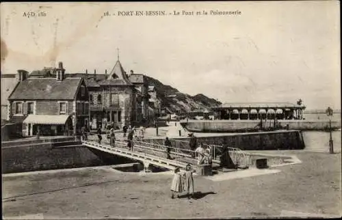 Ak Port En Bessin Calvados, Le Pont et la Poissonnerie, Brücke