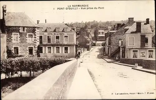 Ak Pont d Ouilly Calvados, Vue prise du Pont, Ortsansicht