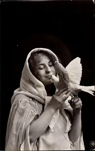 Ak Portrait einer Frau mit Taube, NPG
