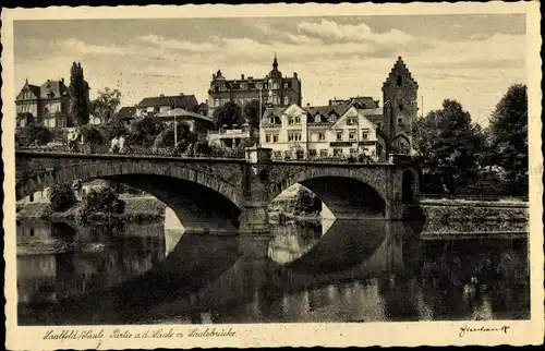 Ak Saalfeld an der Saale Thüringen, Partie an der Saale mit Saalebrücke