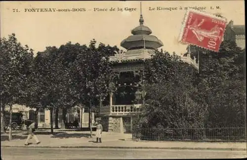 Ak Fontenay sous Bois Val de Marne, Place de la Gare, Kiosque à musique