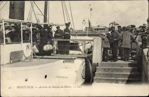 Ak Honfleur Calvados, Arrivee du Bateau du Havre