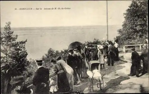 Ak Honfleur Calvados, Uferpartie, Sur le bateau de N.D. de Grace