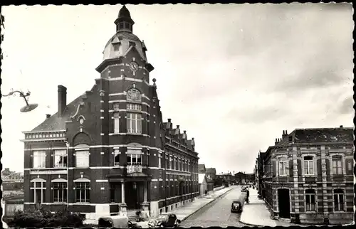 Ak Hazebrouck Nord, Hôtel des Postes, vue extérieure, rue