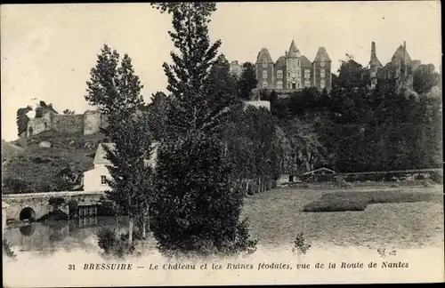 Ak Bressuire Deux Sèvres, le Chateau et les Ruines feodoles, vue de la Route de Nantes