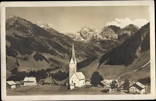 Ak Mittelberg Vorarlberg, Ortspanorama mit Schafalpköpf