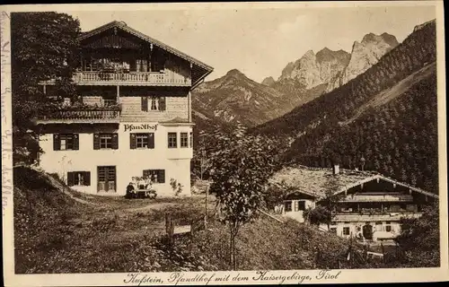 Ak Kufstein in Tirol, Pfandlhof mit dem Kaisergebirge