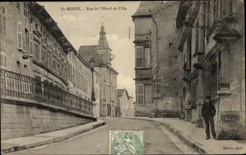 Ak Saint Mihiel Meuse, Rue de l'Hotel de Ville