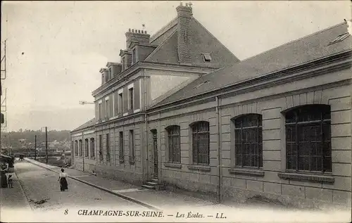 Ak Champagne sur Seine Seine et Marne, Les Ecoles