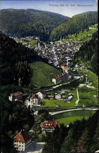 Ak Triberg im Schwarzwald, Ort aus der Vogelschau