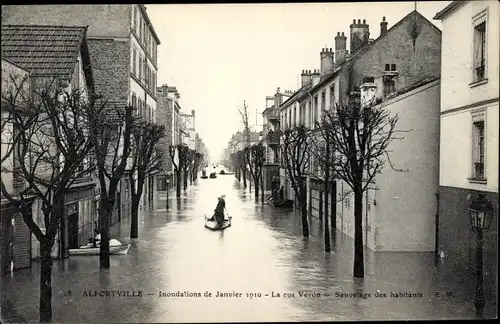 Ak Alfortville Val de Marne, Inondations de Janvier, La rue Veron, Sauvetage des habitants