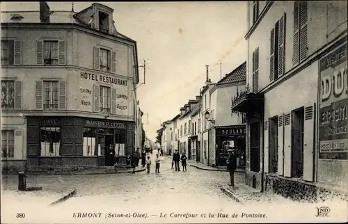 Ak Ermont Val d’Oise, Le Carrefour et la Rue de Pontoise