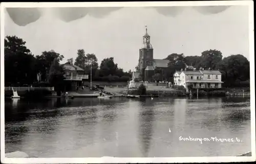 Ak Sunbury on Thames Surrey, Flusspartie