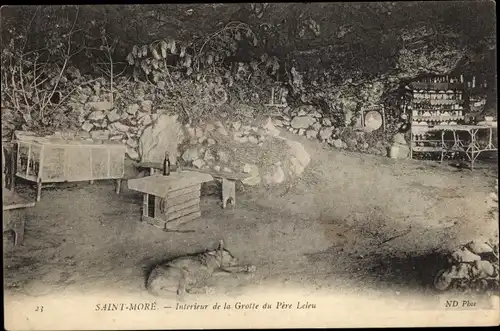 Ak Saint Moré Yonne, Interieur de la Grotte du Père Leleu