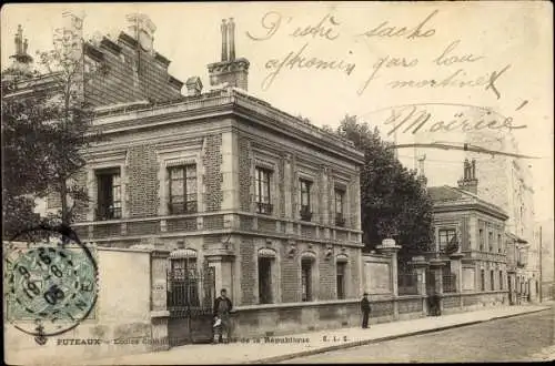 Ak Puteaux Hauts de Seine, Ecoles Communales, Rue de la Republique