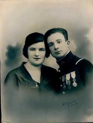 Foto Combalie, Henri, Toulouse, Portraitfotografie, Französischer Soldat mit Partnerin, Orden