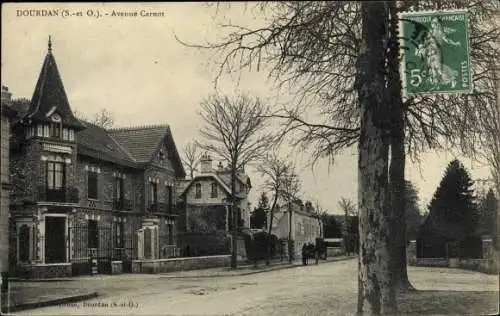 Ak Dourdan Essonne, Avenue Carnot