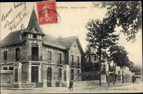 Ak Dourdan Essonne, Avenue Carnot