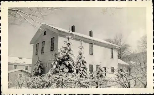 Ak USA, Blick auf Haus im Winter