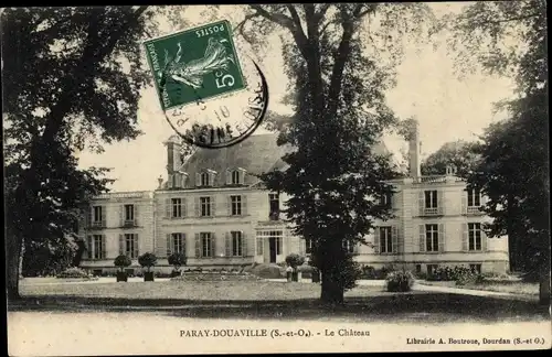 Ak Douaville Yvelines, Le Chateau