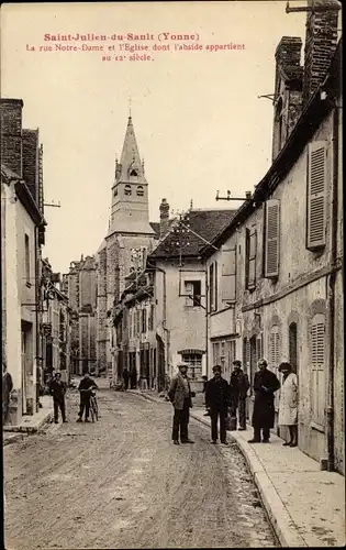 Ak Saint Julien du Sault Yonne, La Rue Notre Dame et l'Eglise