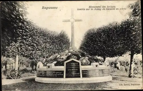 Ak Bapaume Pas de Calais, Monument des Soldats