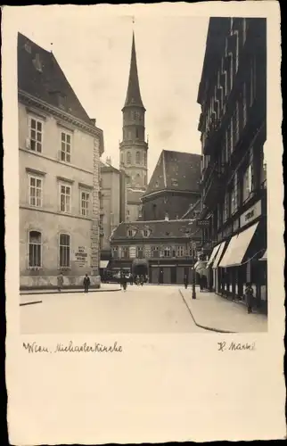 Ak Wien 1 Innere Stadt Österreich, Straßenpartie, Michaelerkirche