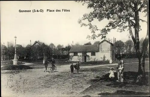 Ak Gonesse Val d’Oise, Place des Fetes, Fahrrad