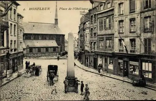 Ak Honfleur Calvados, Place de l'Obelisque