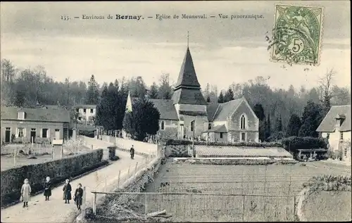 Ak Bernay Eure, Eglise de Menneval, vue panoramique, enfants