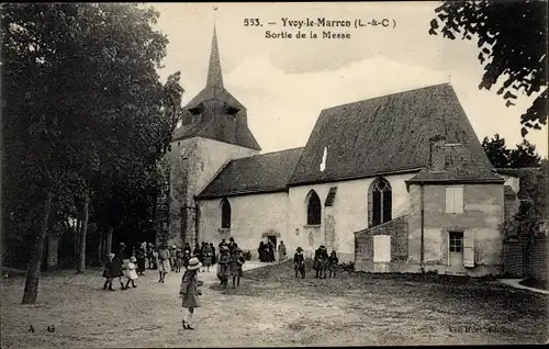 Ak Yvoy le Marron Loir et Cher, Eglise, Sortie de la Messe