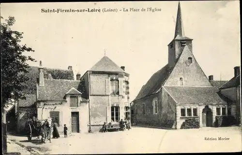 Ak Saint Firmin sur Loire Loiret, La Place de l'Eglise