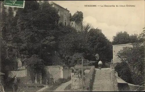 Ak Vendôme Loir et Cher, Descente du vieux Chateau