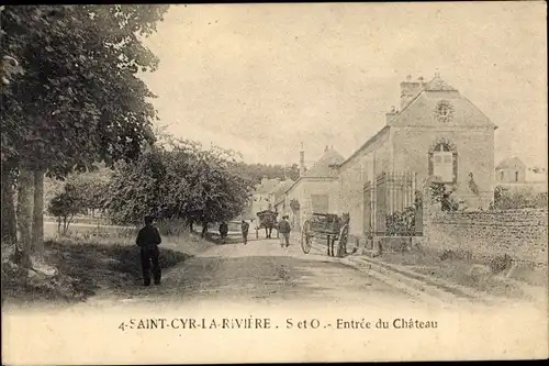 Ak Saint Cyr la Riviere Essonne, Entree du Chateau