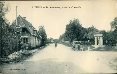 Ak Lieurey Eure, Le Monument, route de Cormeille