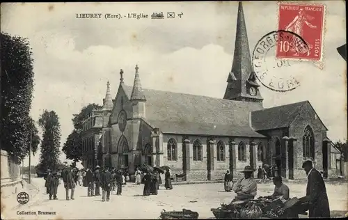 Ak Lieurey Eure, l'eglise, vue générale, gens